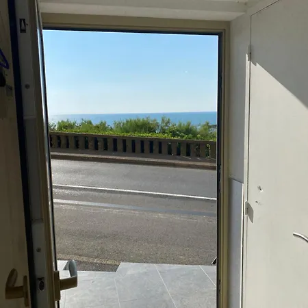 2 Personnes Face A L'ocean Proche Plages Port Appartement