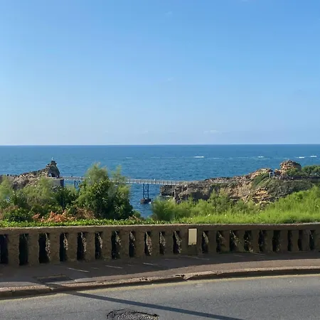Appartement 2 Personnes Face A L'ocean Proche Plages Port
